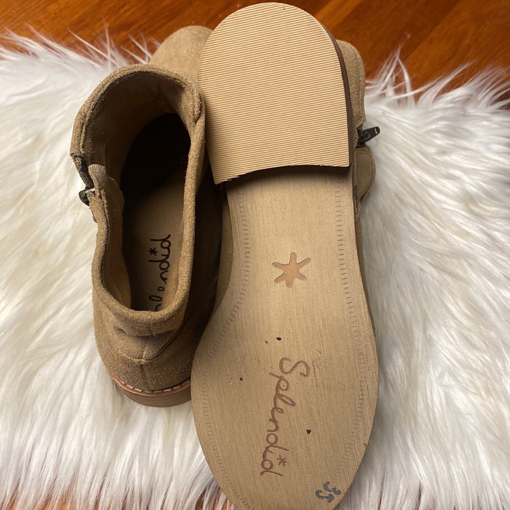 Light tan zip up suede booties by Splendid size 6.5 - Picture 5 of 6